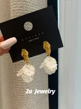 貝殻模様の不規則なボディピアス【925銀針・ゴールド・高級感】