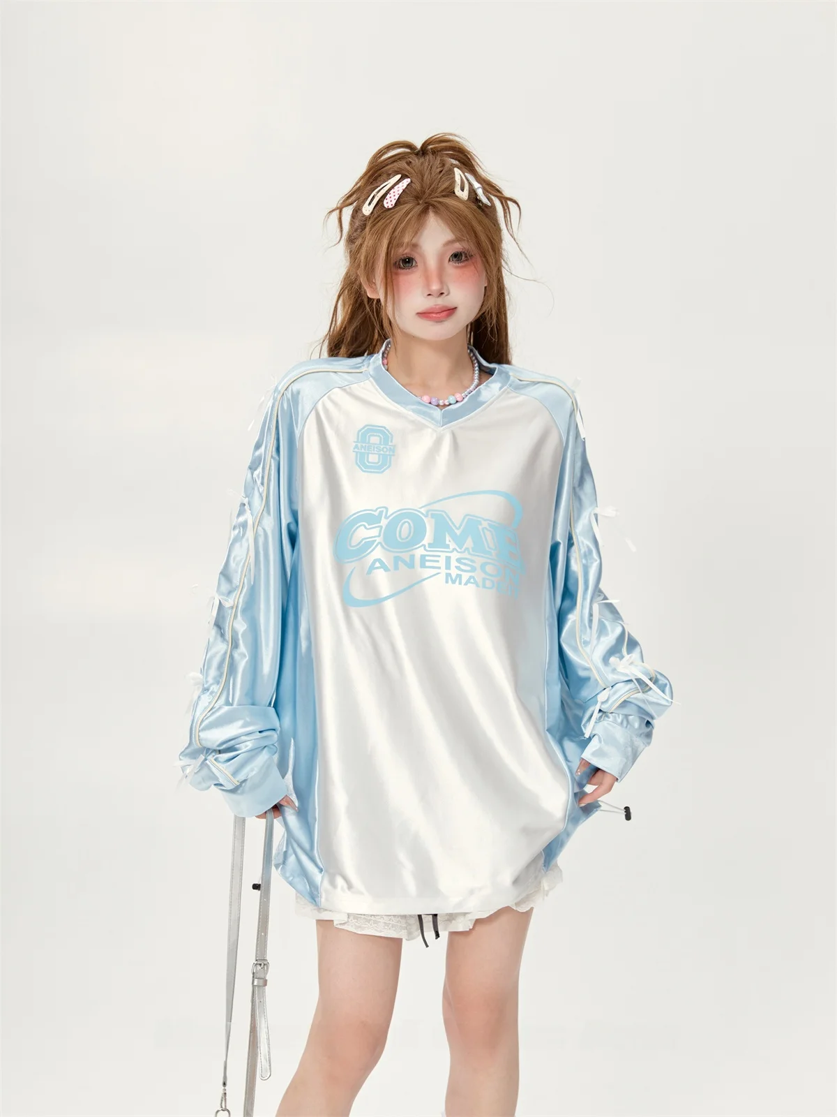 ラグビー風 ブルー ショルダー付き長袖Tシャツ：オーバーサイズデザインで日常使いに最適な通勤風アイテム