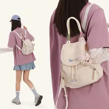 旅行に最適な軽量デザインのリュックサック【カジュアル・通勤にもぴったり】