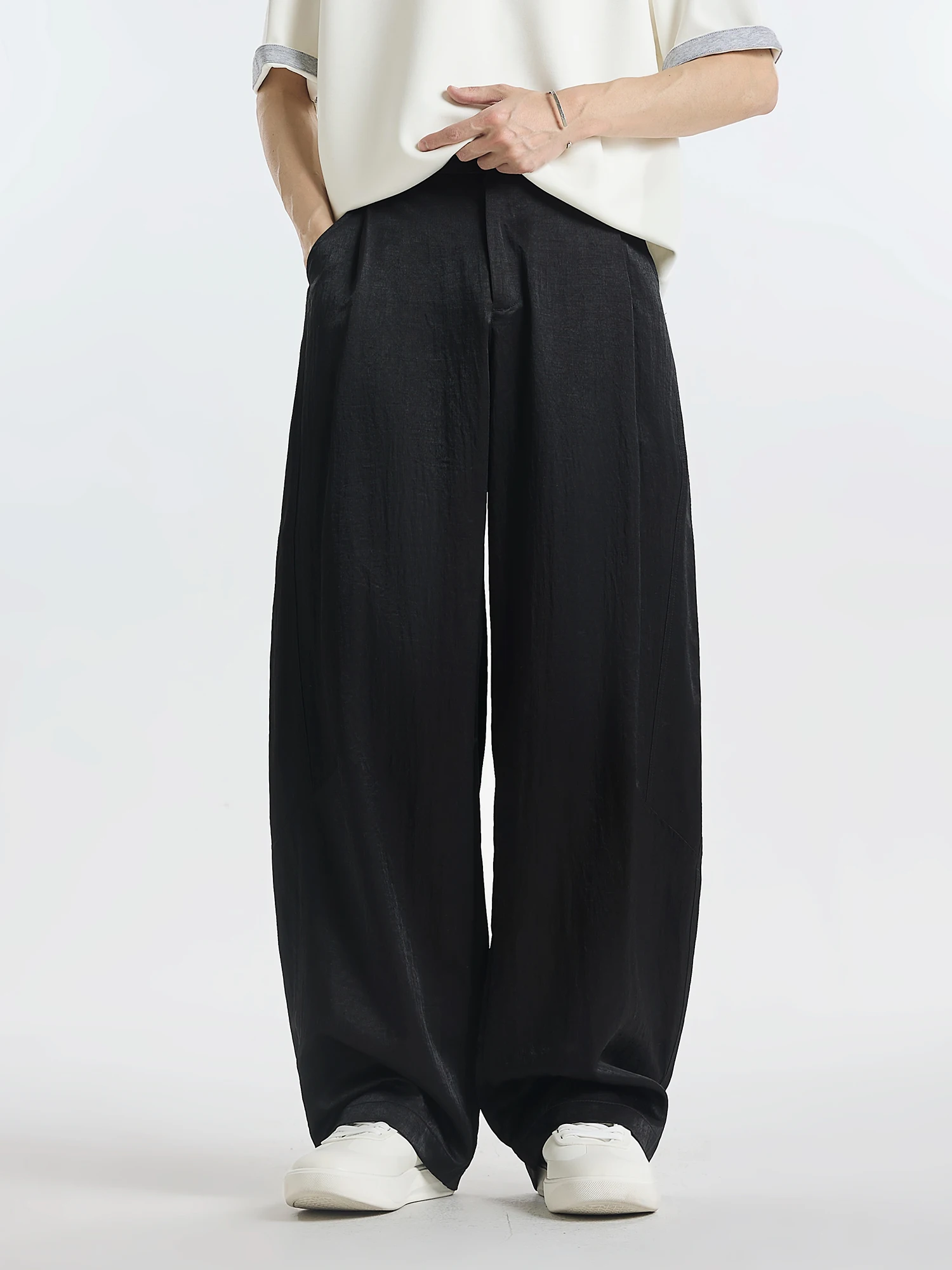 汗をかいても臭わない服としての軽量透湿パンツの実用性と仕組み