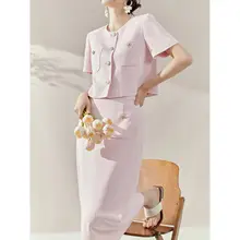 夏にぴったりな気品漂うショートジャケットとスカート【フローイングエラ・デザイン】（セットアップ対応）