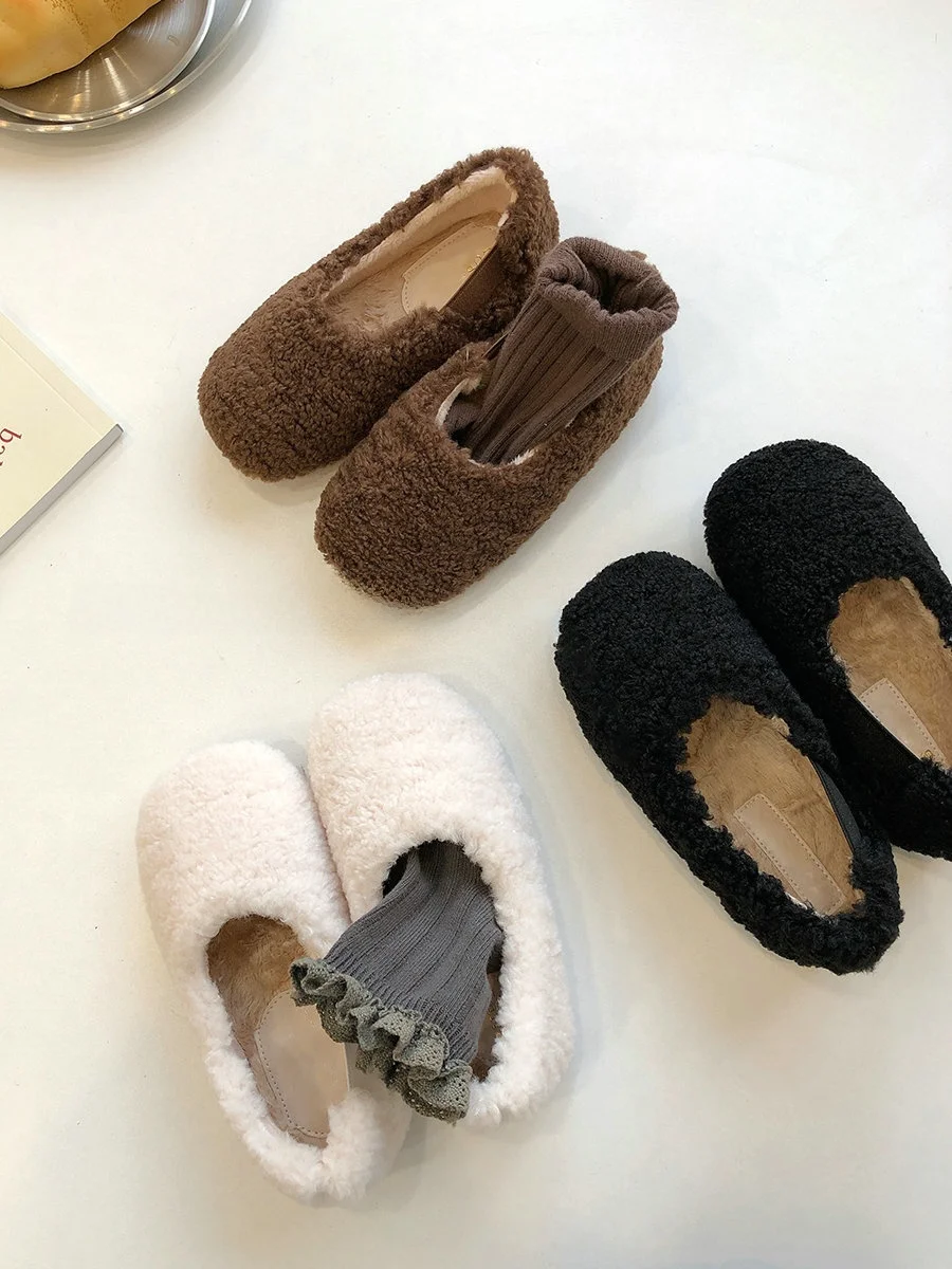 ぺたんこ靴が「かわいい」ってどう選ぶ？子どもに届けたい、冬の足元の魔法