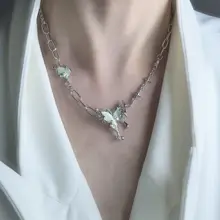緑と白の蝶モチーフジルコニアネックレス【ユニセックス・調整可能・軽やかで上品なデザイン】