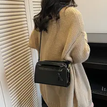 春夏用 高級感ある小型ハンドバッグ【  上品なデザイン・ショルダー付き】