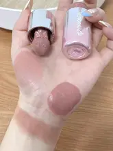 水光感のリキッドチーク【ナチュラルなベージュ・デイリーメイク向け】