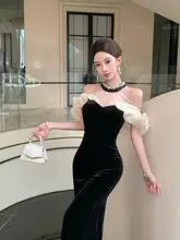 洗練されたデザインの黒いハイネックロングドレス【重工装飾・心機一転】