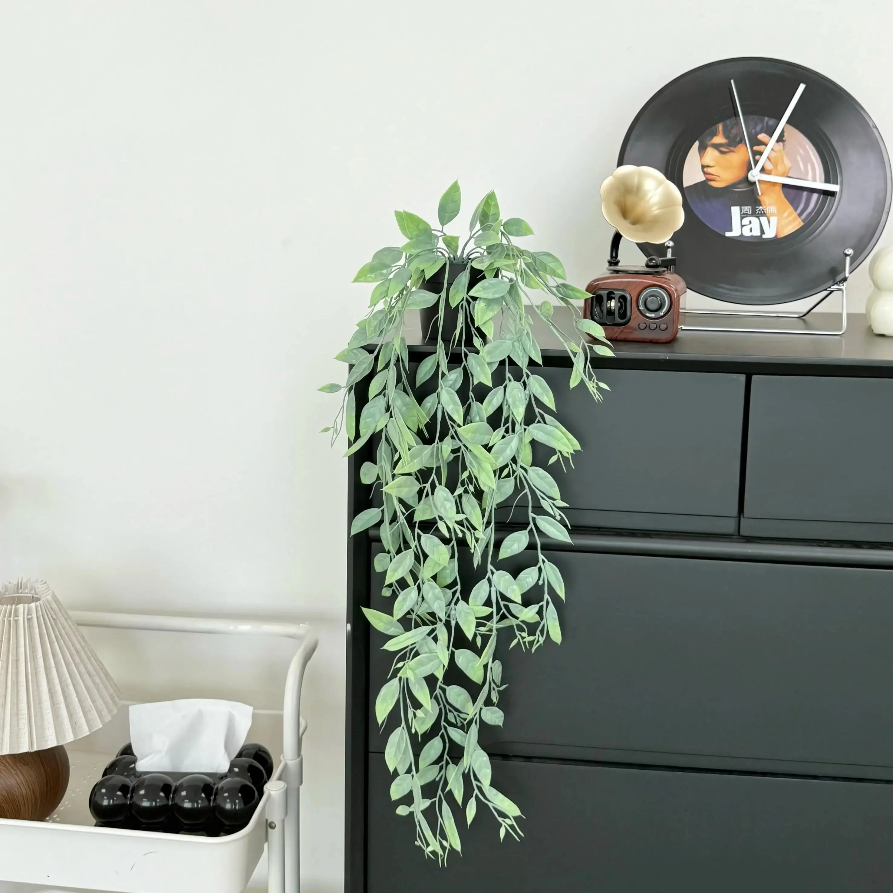 あつ森 つる どうじゅう：フェイクつる植物の吊りバスケットの実用性と使い方
