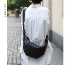 ラムスキンのショルダーバッグ【軽量・ジュエルデザイン・斜め掛け可能】