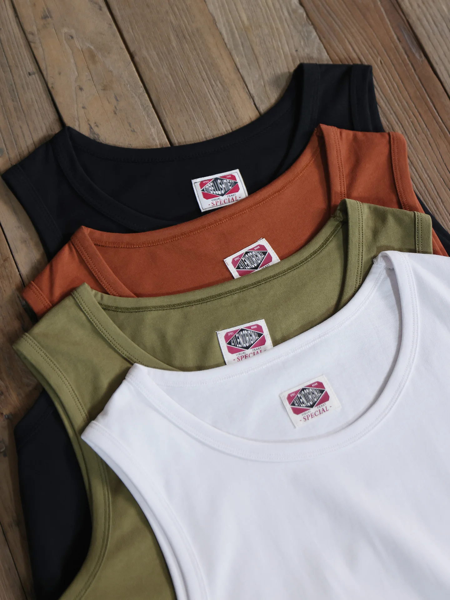 「tシャツ mサイズ」を選ぶべきタイミングは？美式風の無地ノースリーブTシャツが答えを教えてくれる
