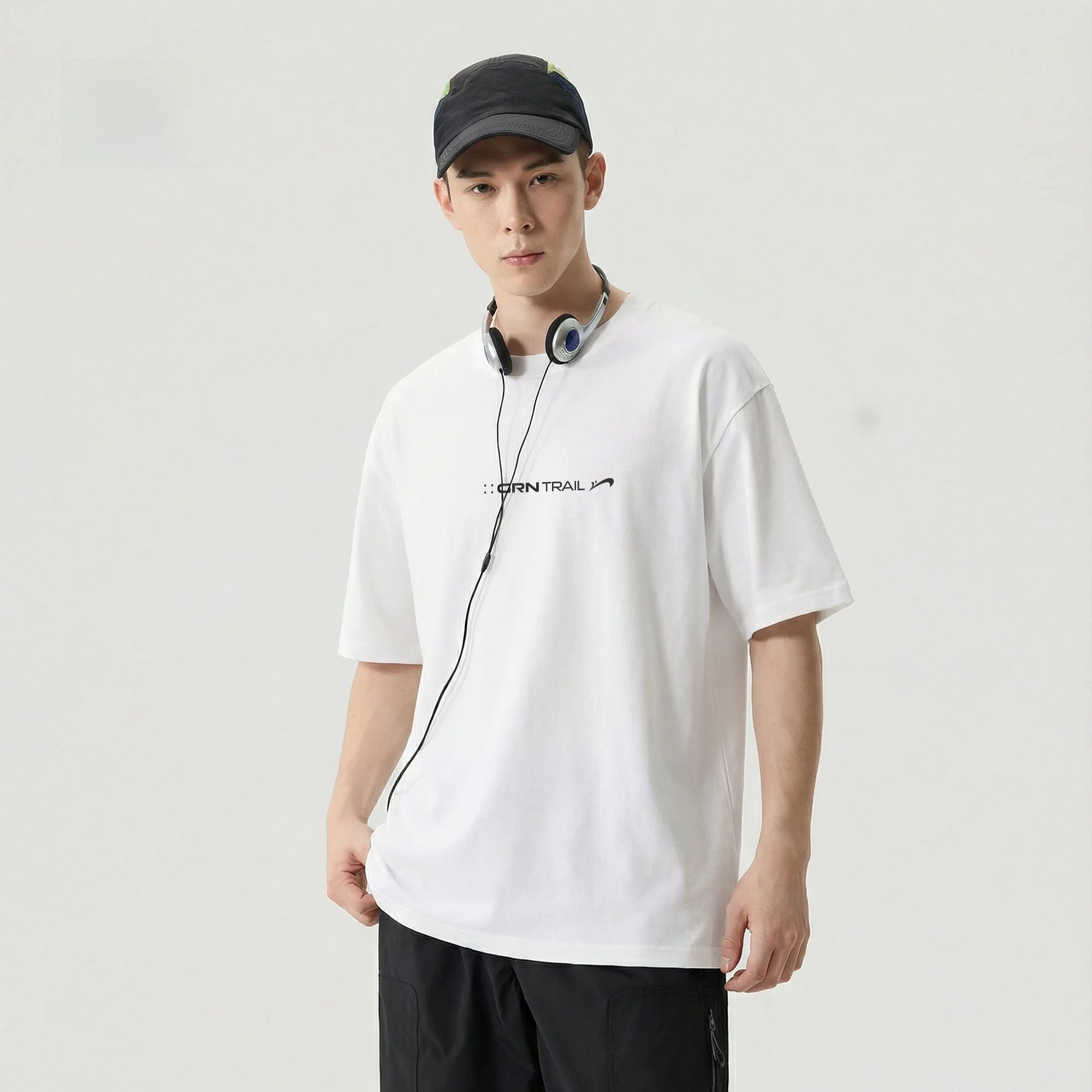 メンズ半袖Tシャツはどう選ぶ？通気性とシンプルさが融合した「綿100%」のベストな選び方とは
