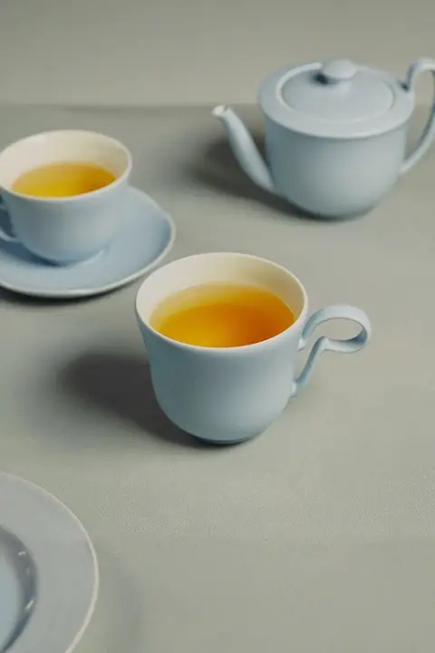 手作り陶器のマグカップ【花房デザイン・景德鎮製】