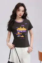 ユニークな刺繍が魅力の丸首Tシャツ