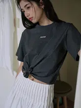 特別な刺繍入り肩出しTシャツ【夏用・フィット・ラウンドネック・短袖】