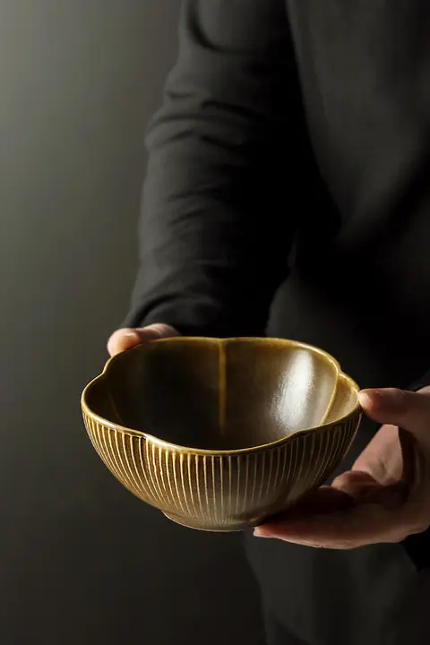 ご飯茶碗 丼鉢 手作り 粗陶 花びら型 おしゃれ ブラック ヴィンテージ 家庭用 食器