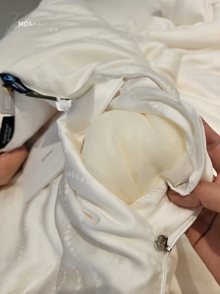 春に使える掛け布団は、軽さと洗える機能が鍵！どんな素材がベスト？