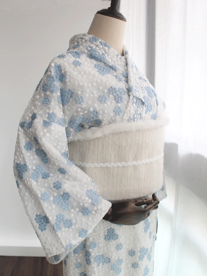 山鳥デザインの刺繍入り二部式和服【ブルー・ホワイト・シルバー】（セットアップ対応）