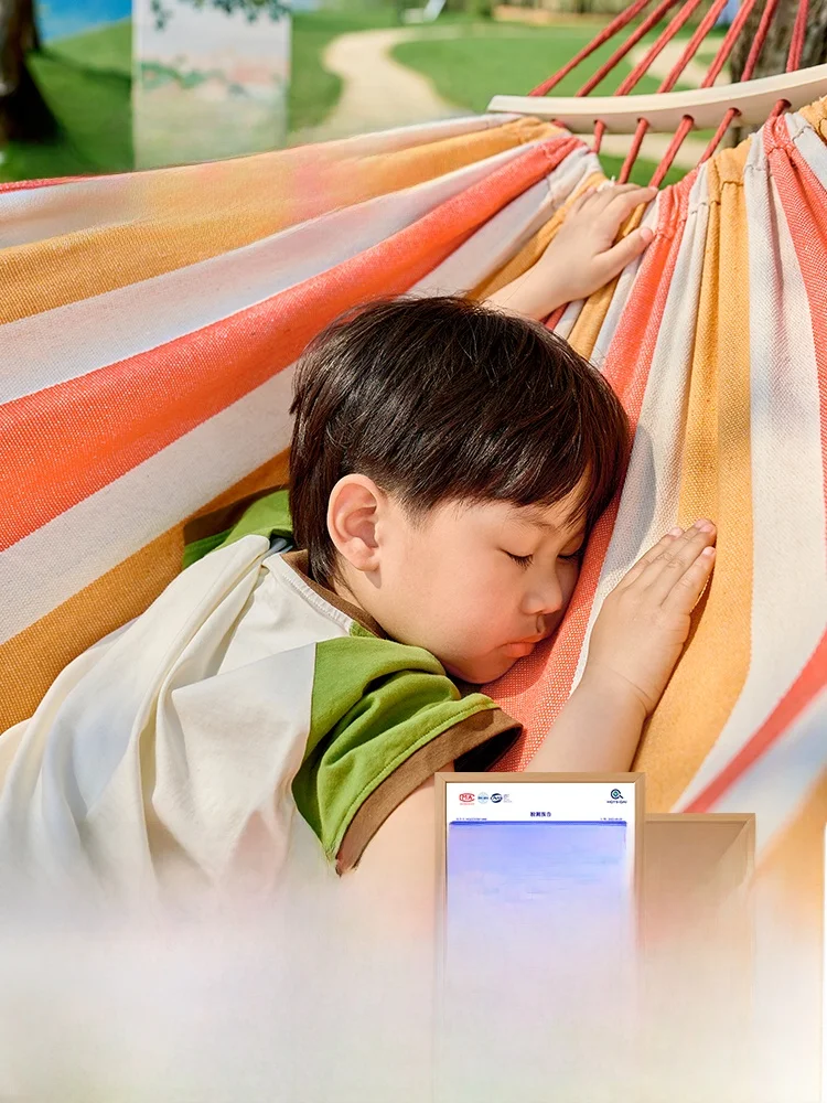 Urbanwave アウトドア用吊り椅子：厚手設計と横転防止が実現する安全なリラクゼーション空間