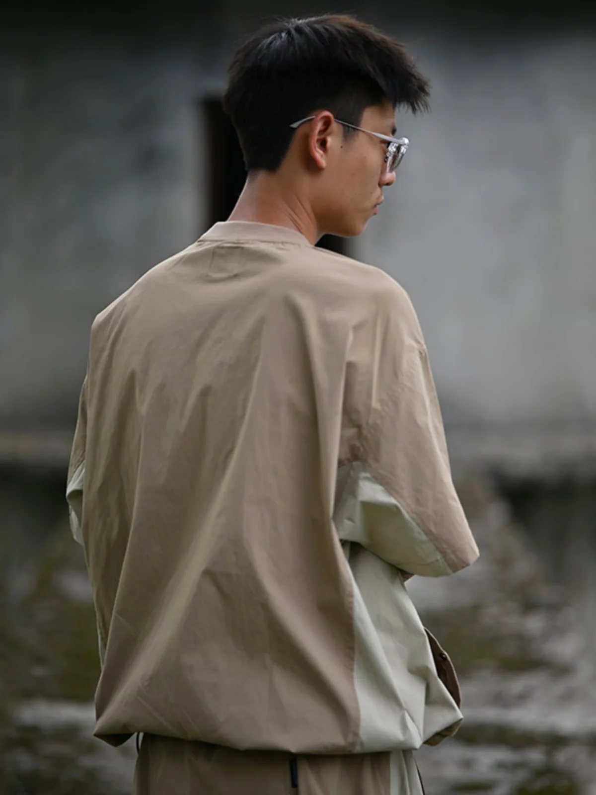 トラックトップの定義とは：吸湿速乾素材を使用した半袖Tシャツの実用性と使用シーン