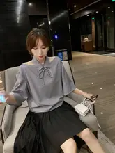 デザイン性のあるストライプシャツ【着脱可能なリボン付き・オフショルダー・春秋用】