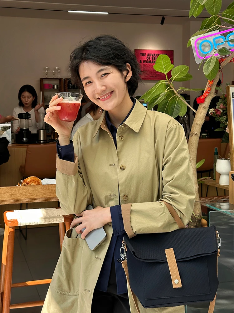 大人可愛い服 50代コーデ | リバーシブルトレンチコートで実践する3つのコツ
