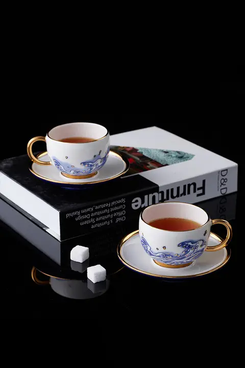 陶製コーヒー＆ティーセット【ギフトボックス付き・カップとソーサー・現代的デザイン】