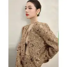 上品な雰囲気のラメツイード風トップスとハイウエストロングスカート（セットアップ対応）