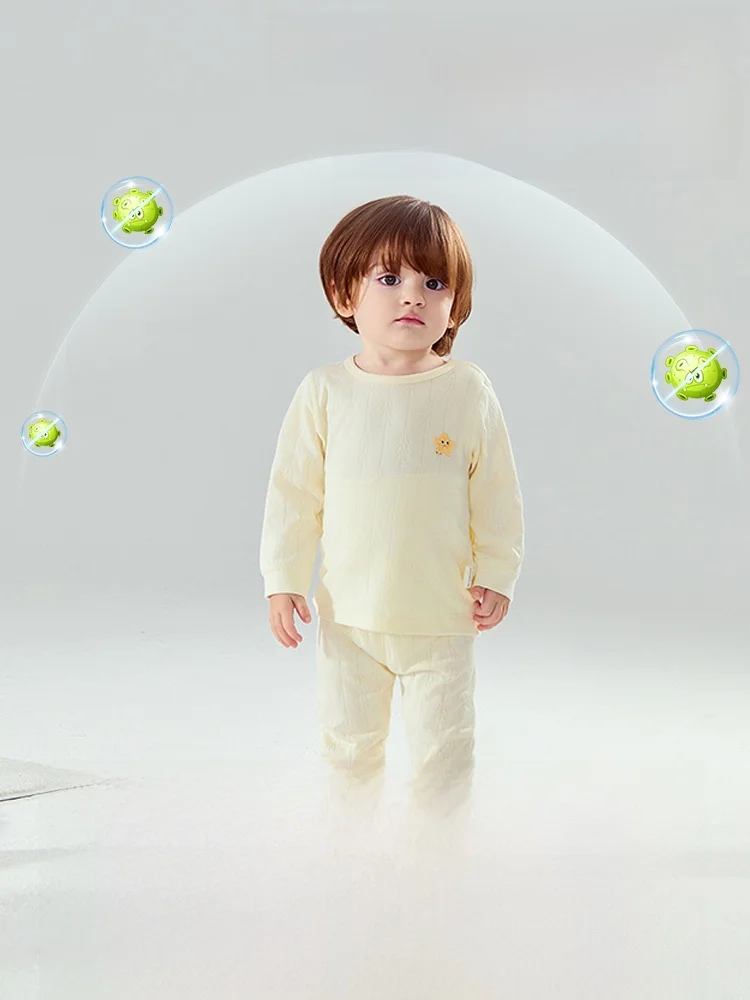 1歳 寝るときの冬服 どんなものいい？無反響素材で保温性も優れたセットアップがおすすめ！