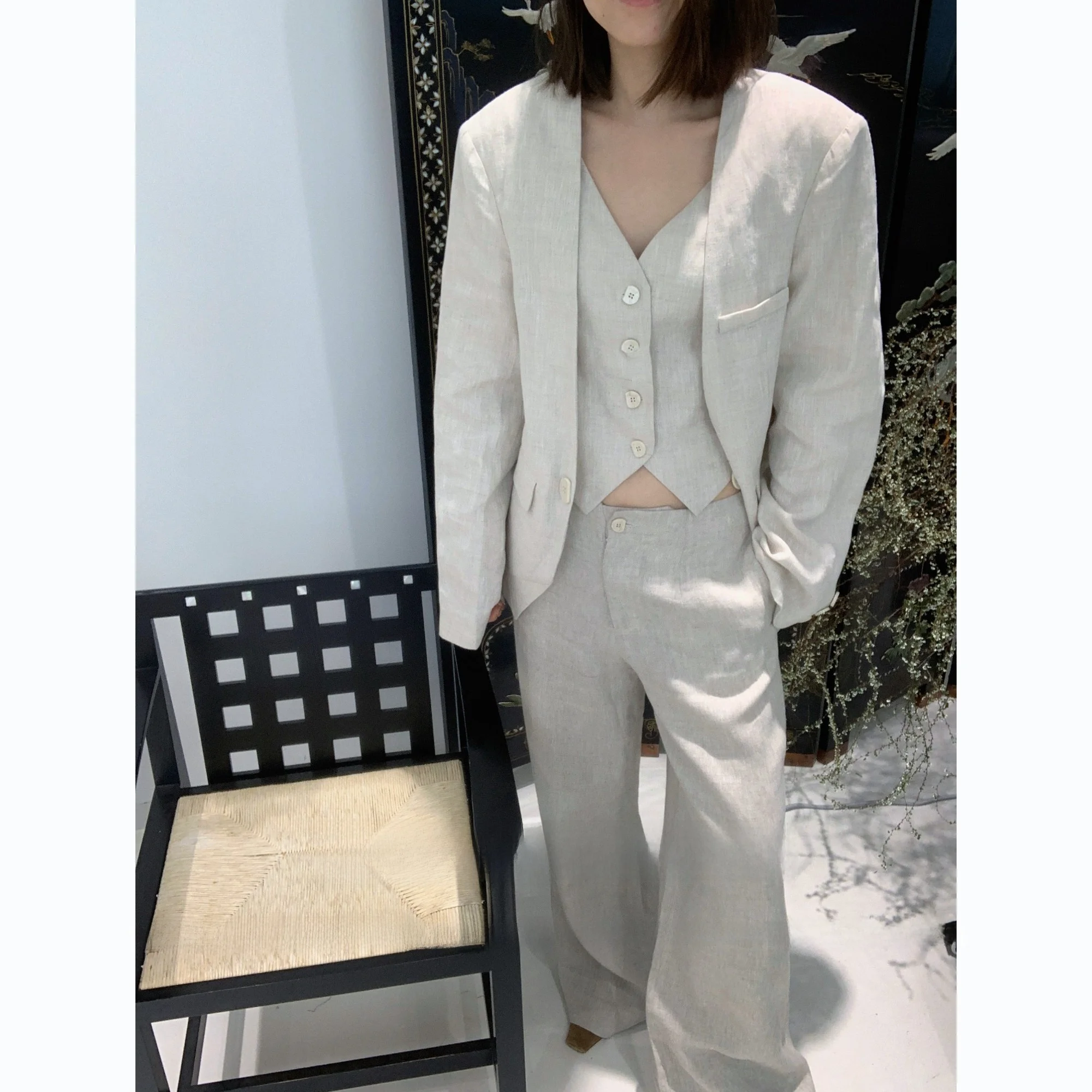 カーゴパンツ コーデ レディース 完全ガイド｜リネンストレートが通勤に活きる理由