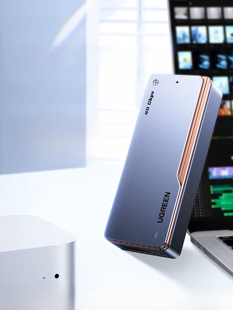 M.2 SSDケースとUSB4 SSDの融合：Thunderbolt対応ポータブルケースCM642の実用性解析