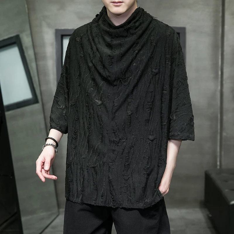 20代男性向けファッションのトレンド2026：個性的でおしゃれなハイネック半袖Tシャツの実用性とスタイル提案