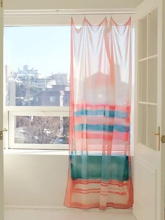 透光性のあるインテリアカーテン【飾り用・窓用カーテン・取付け簡単】