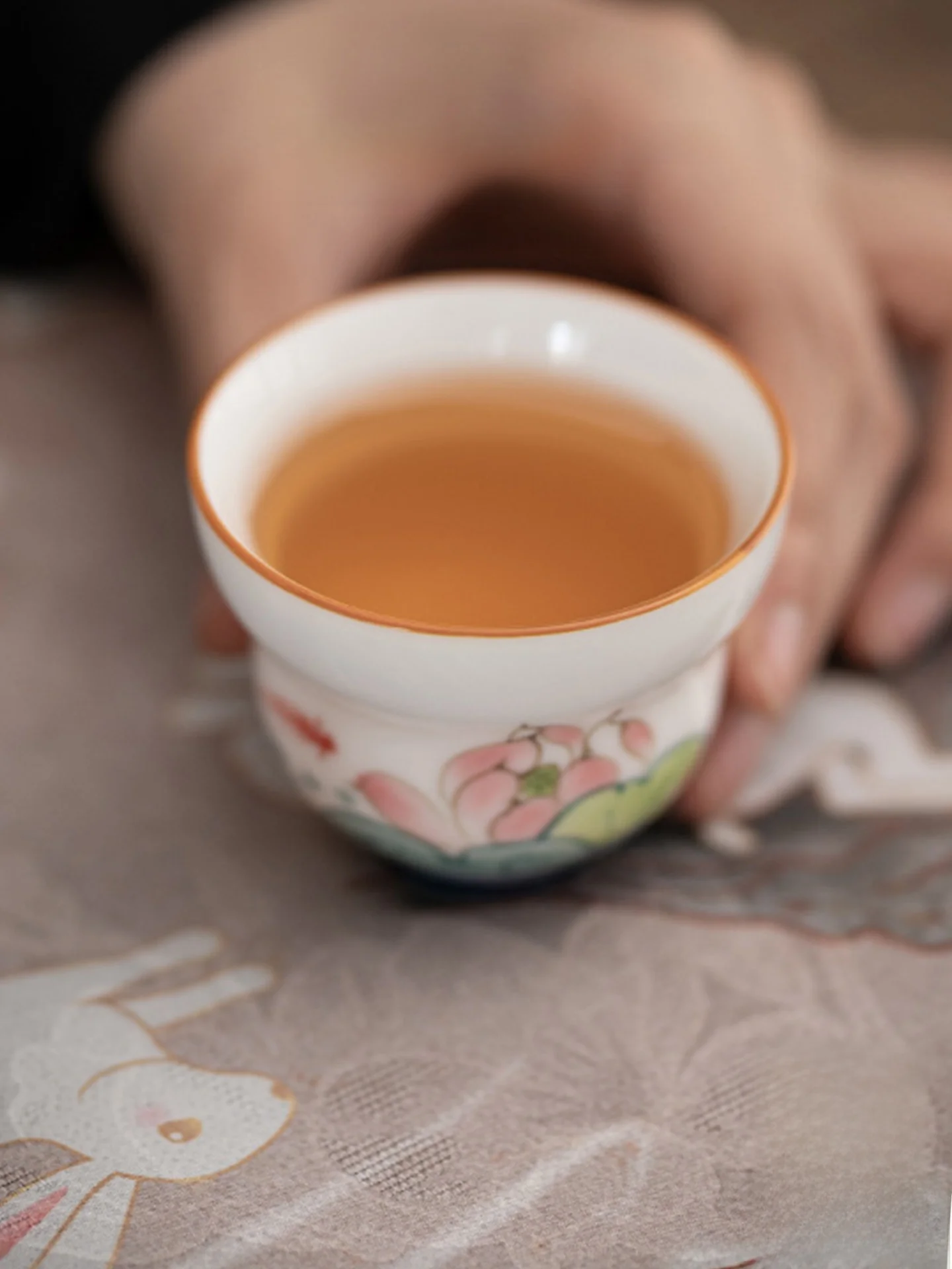 手描き功夫茶カップ【白磁製・羊脂玉風】：中式風茶器のデザインと実用性を徹底解説