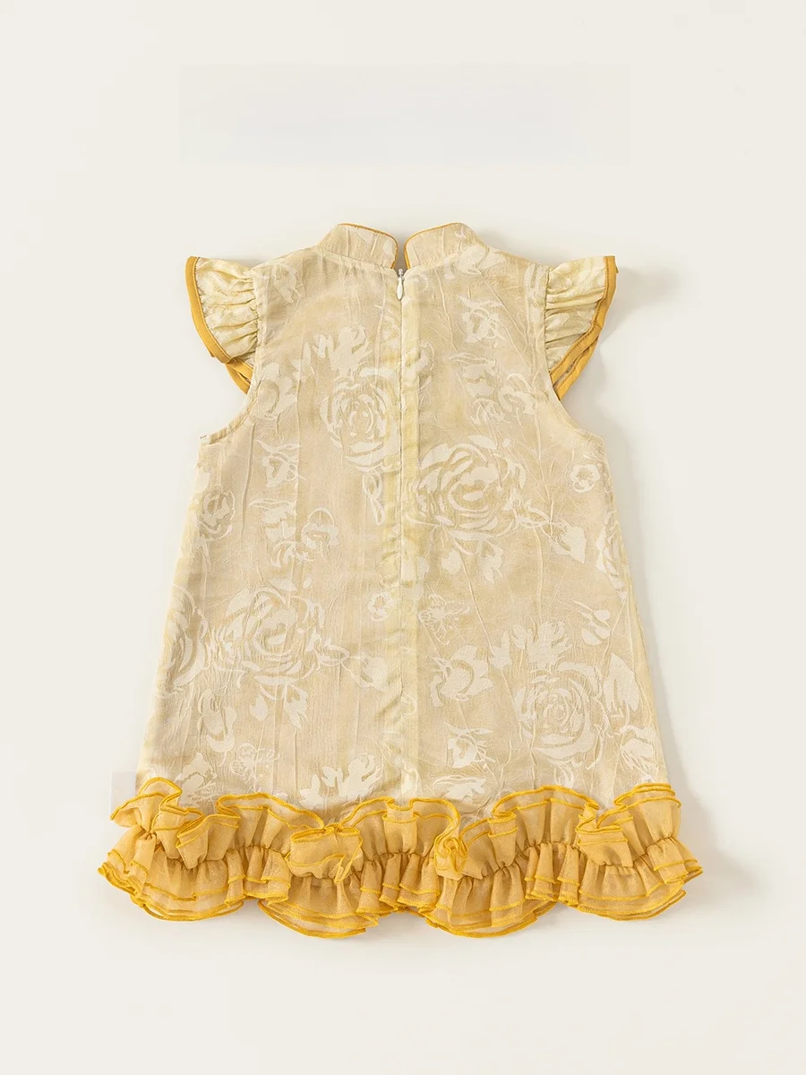 赤ちゃんの法事服にどんな女の子のドレスがおすすめ？新中式の夏用立襟ドレスが解決する3つの悩み