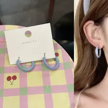 モダンカラーのクリームイヤリング【穴あけ不要・ミニマルデザイン】
