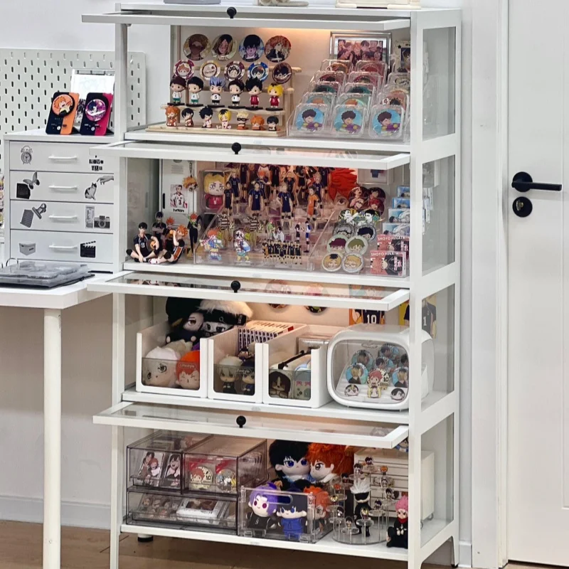 多層式防塵収納キャビネット：翻蓋デザインでフィギュアを安全に展示