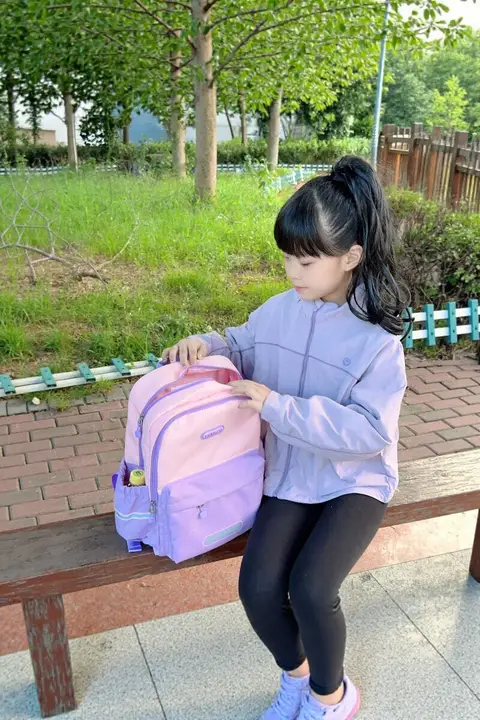 軽量で大容量の抗菌子供用リュックサック【防水・アウトドア・ピクニック対応】