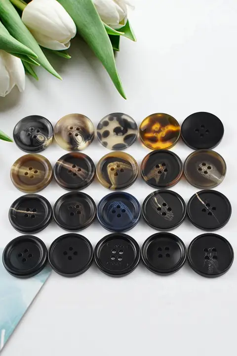 黒色樹脂ボタン【男性用スーツ・女性用ウールコートに最適・丸型】