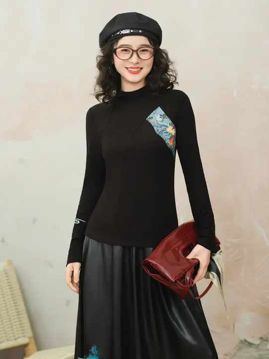 刺繍入りハーフハイネックフィットニットTシャツ【秋向け・国潮スタイル】