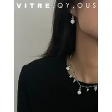 手作りの白い水滴モチーフのビーズアクセサリー【オリジナルデザイン・多吊坠・小ぶりなサイズ】