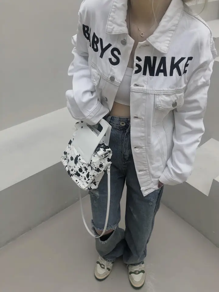 BABY SNAKE デニムジャケット【ユニセックス・ゆったりフィット・ホワイト・アンティーク仕上げ】