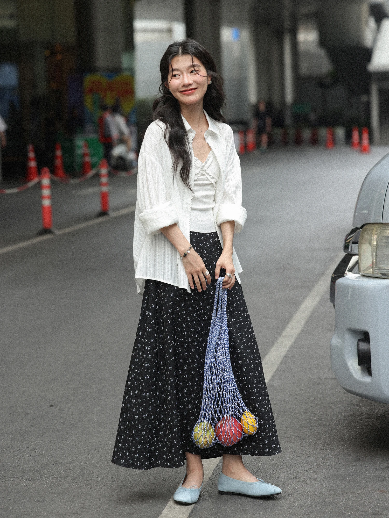 黒い花柄のフレアスカート：春用Aラインデザインの使い勝手と価格帯を解説