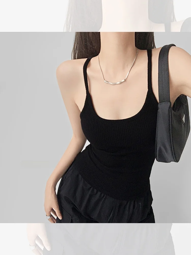 大人可愛い服 50代コーデ｜心の余裕を意識したキャミソール選びの完全ガイド