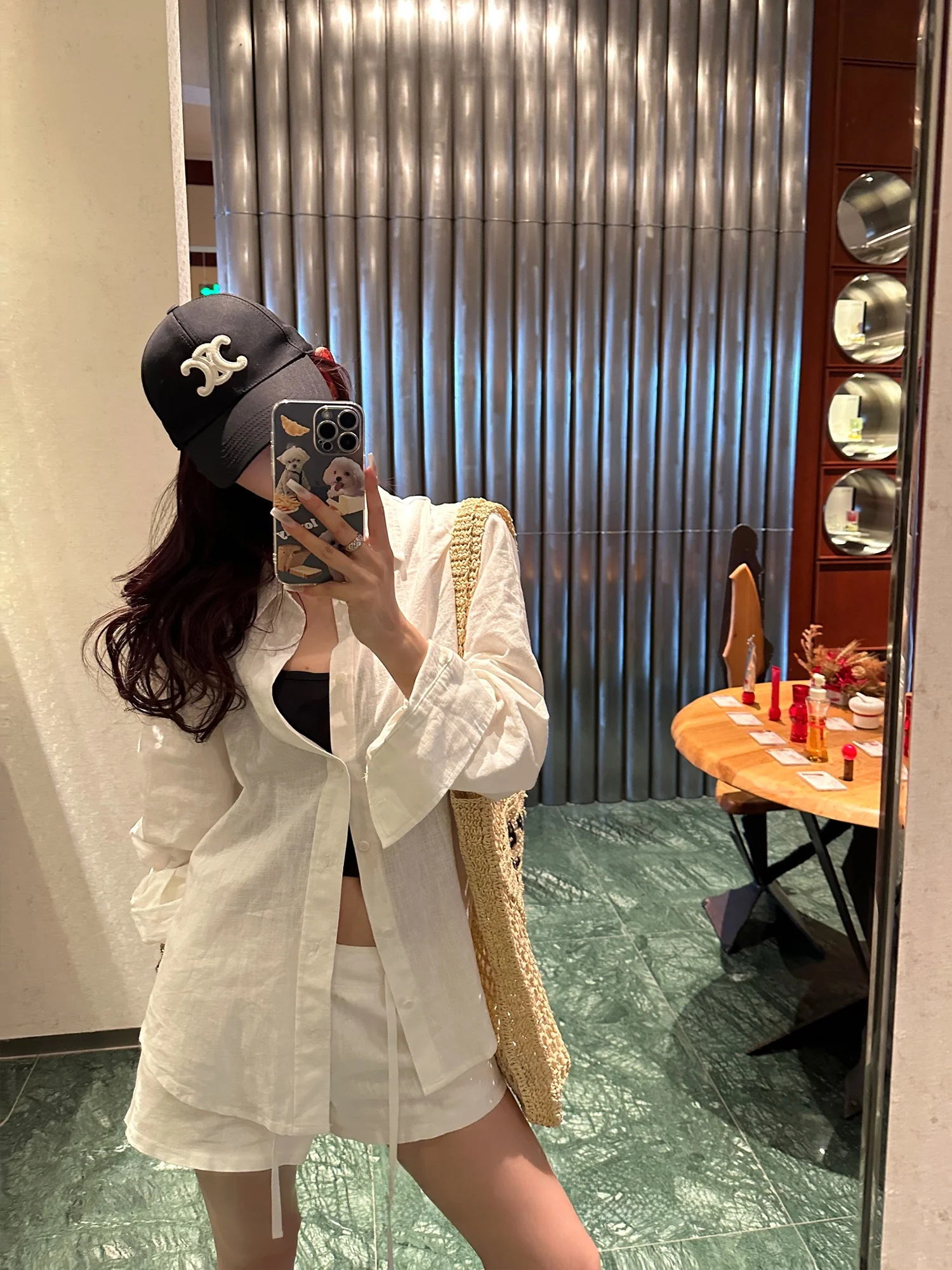 感ある白色亜麻シャツ＆ショートパンツセット：20代女性向けの軽奢風春秋コーデに最適