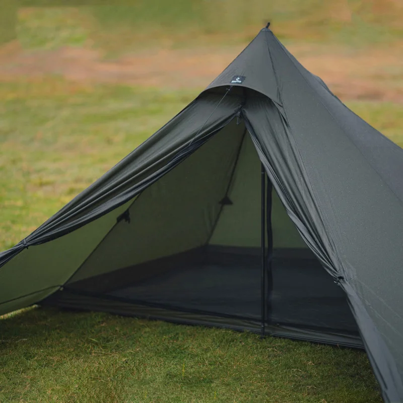 軽量化された二人用ピラミッドテント：登山・アウトドアシーンでの実用性と耐久性の検証