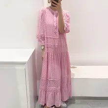 柔らかなピンクの立体ドットデザイン ラウンドネックのバブルスリーブドレス【フリル付き・ゆったりシルエット】