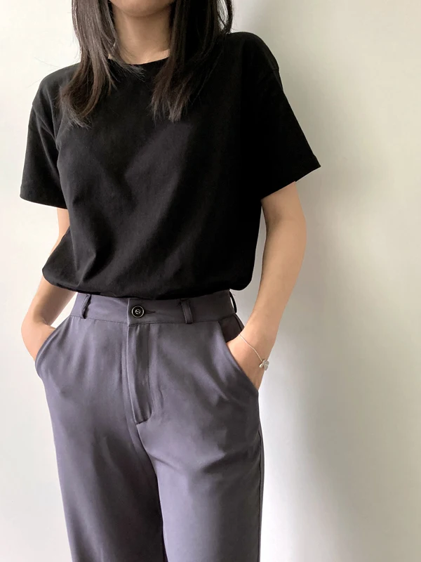 「ティーシャツワンピース」で通勤とレジャーを両立するには？