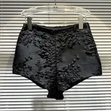 立体的な花柄デザインのショートパンツ【名媛風・カジュアル・秋用】（セットアップ対応）