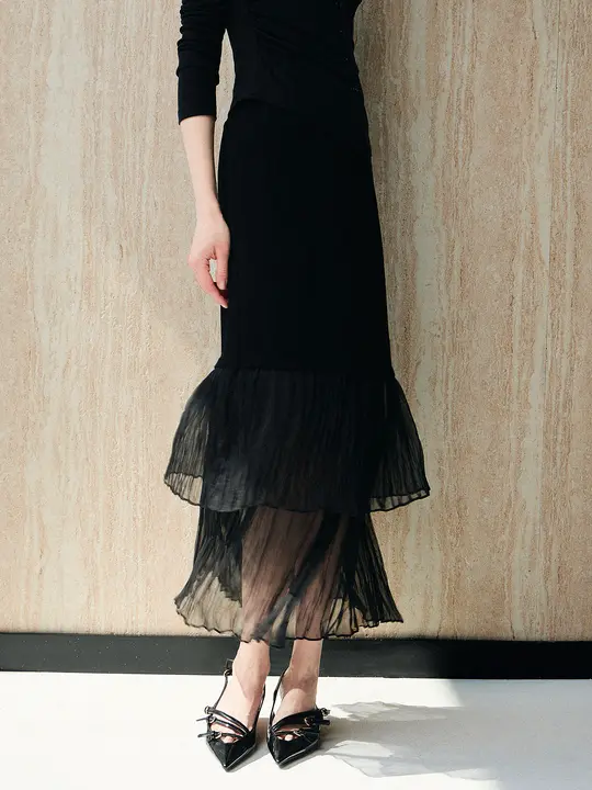 軽やかな透け感のAラインチュールスカート【泡立て生地・ウエストゴム・フレアデザイン】