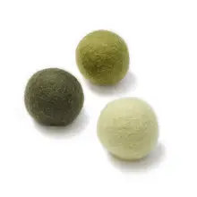 羊毛製の猫のおもちゃボール【天然素材・可愛いデザイン】