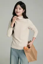 米白色ハイネック長袖インナーTシャツ【ゆったりデザイン・秋用】